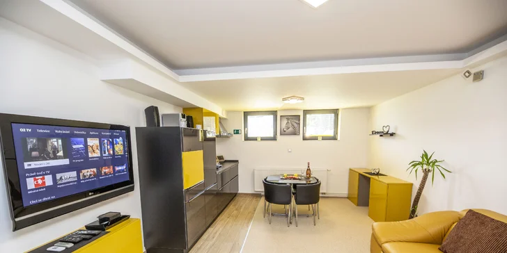 Relax v Harrachově: luxusní apartmán s vířivkou, saunou a snídaněmi