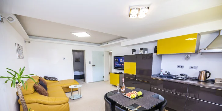 Relax v Harrachově: luxusní apartmán s vířivkou, saunou a snídaněmi