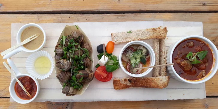Šnečí degustační menu pro dva: ragú, zapečené filé, polévka i grilovaní šneci