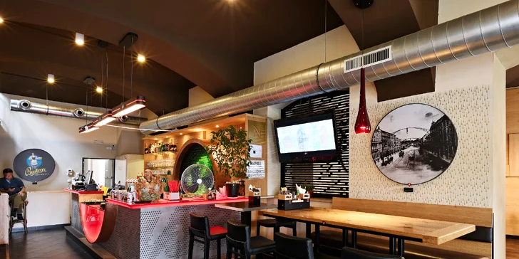 Sushi sety v Restauraci 168: 24 až 50 rolek, thajská polévka i mangový salát