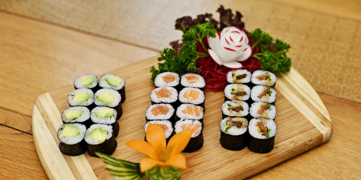 Sushi sety v Restauraci 168: 24 až 50 rolek, thajská polévka i mangový salát