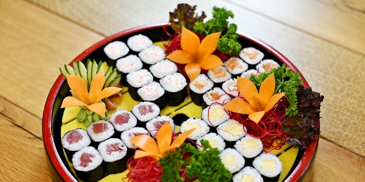 Sushi sety v Restauraci 168: 24 až 50 rolek, thajská polévka i mangový salát