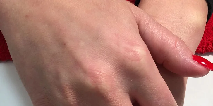 Hýčkejte své ruce: Manikúra s možností lakování, gel lak nebo P-Shine