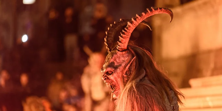 Relax v rakouském termálním areálu: adventní trhy a strašidelný průvod čertů