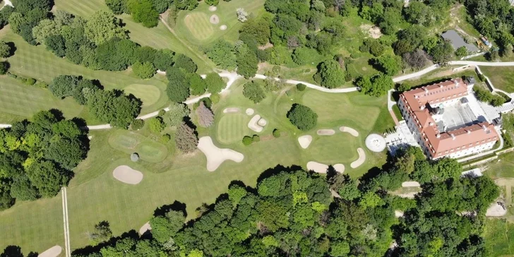 Golfový resort na Slovensku: ubytování v apartmánu nebo historickém zámečku