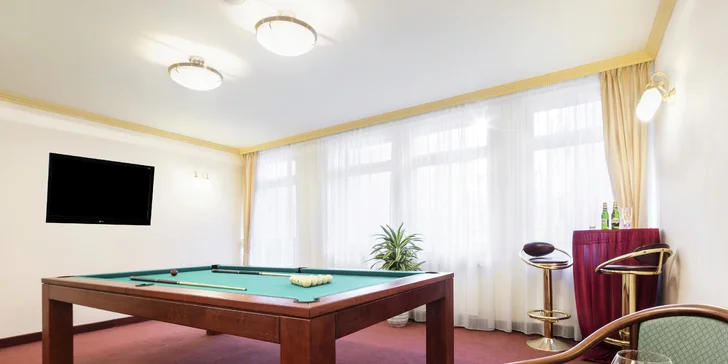 Relaxační pobyt v srdci Karlových Varů s polopenzí, wellness a procedurami