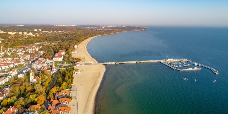 Přímořské lázně v Polsku: dovolená u Baltu se snídaní nebo polopenzí i vstupem do aquaparku