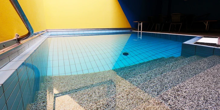 Privátní wellness s lahví prosecca pro pár: 60–90 minut relaxace v naprostém soukromí
