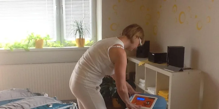 Přístrojová lymfodrenáž a k tomu i skořicový, rašelinový či parafinový zábal
