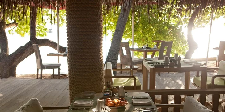Nádherný pobyt v 5* resortu na exotických Maledivách: 6–12 nocí s all inclusive a lekcemi jógy, česky hovořící delegát na telefonu