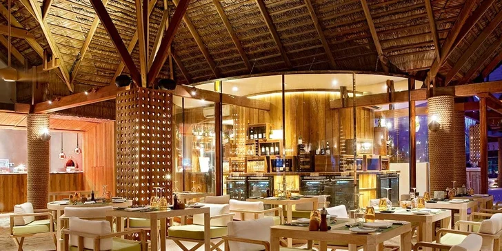 Nádherný pobyt v 5* resortu na exotických Maledivách: 6–12 nocí s all inclusive a lekcemi jógy, česky hovořící delegát na telefonu