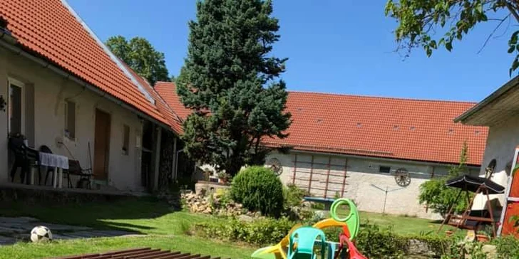 Kraj plný rybníků: wellness i moderní chalupa na Třeboňsku až pro 11 osob