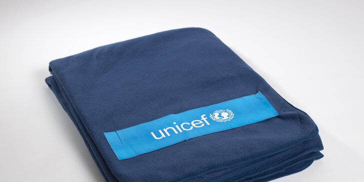 Pomozte s UNICEF dětem ze zemí zmítaných válkou: pitná voda, školní pomůcky i teplá deka