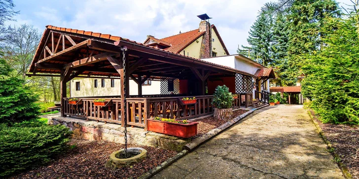 Pobyt blízko Českého ráje s polopenzí a venkovním bazénem