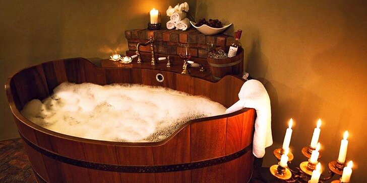 Relaxační rituál s vůní vína: koupel, masáž i pohoštění pro 2