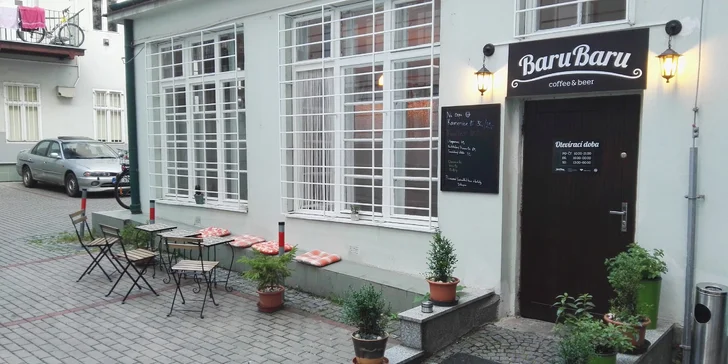 Zajděte posedět do kavárny: káva, zákusek, toast i domácí limonáda dle výběru