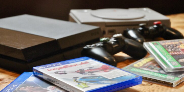 Hodina zábavy: PlayStation 1, 2 i 4 nebo pinball, nápoje a jerky až pro 2 osoby