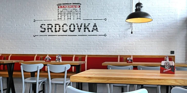 Tříchodová hostina: tatarák, nudle bami goreng i panna cotta