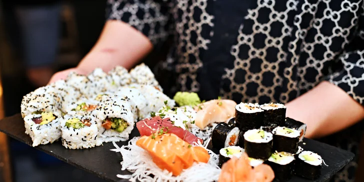 Sety v dejvickém Sushi DuHa: 17–32 rolek, miso polévky i lososový tartar