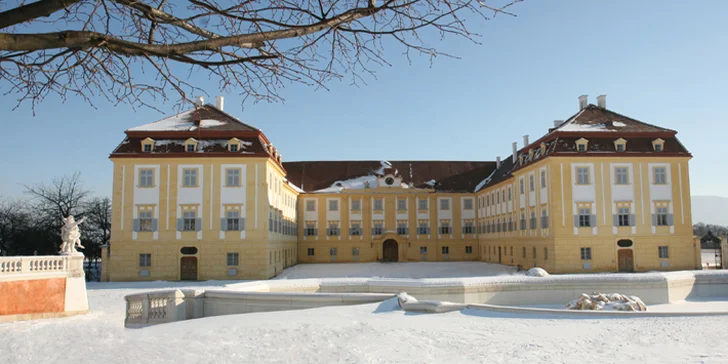 Jednodenní autobusový zájezd do vánočního zámku Schloss Hof a čokoládovny Hauswirth