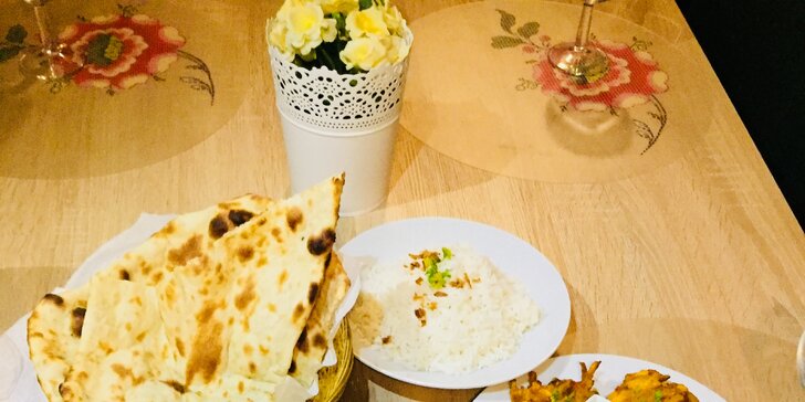 Indické menu pro 2: předkrm, hlavní jídlo s rýží a chlebem naan