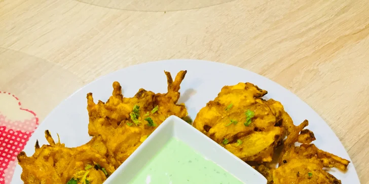 Indické menu pro 2: předkrm, hlavní jídlo s rýží a chlebem naan