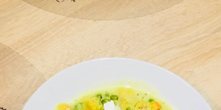 Indické menu pro 2: předkrm, hlavní jídlo s rýží a chlebem naan