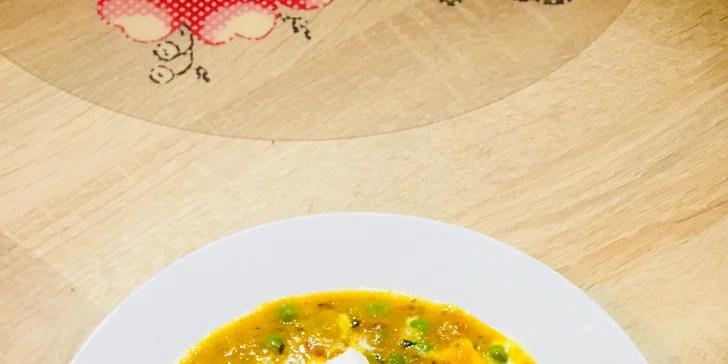 Indické menu pro 2: předkrm, hlavní jídlo s rýží a chlebem naan