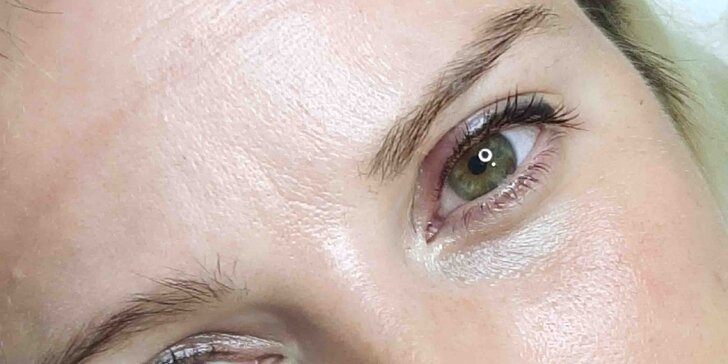 Permanentní make-up obočí pudrovou metodou nebo očních linek dle výběru