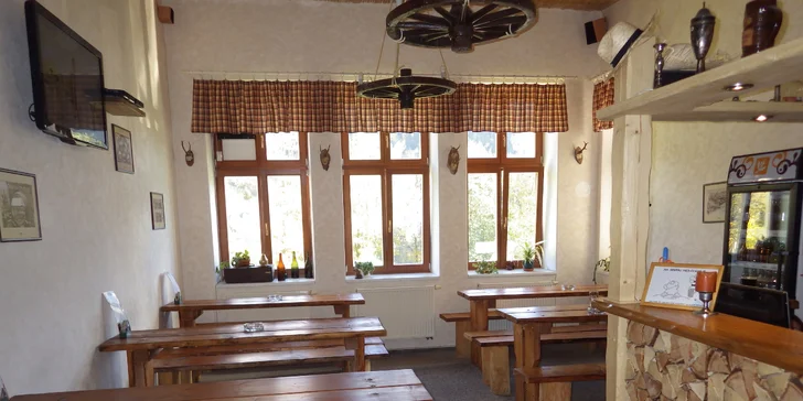 Relax pro dva: chata ve Špindlu s výhledem na Labskou přehradu, snídaně a výlety