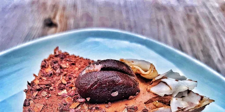 Speciální kolekce: Raw dort složený z 8 druhů