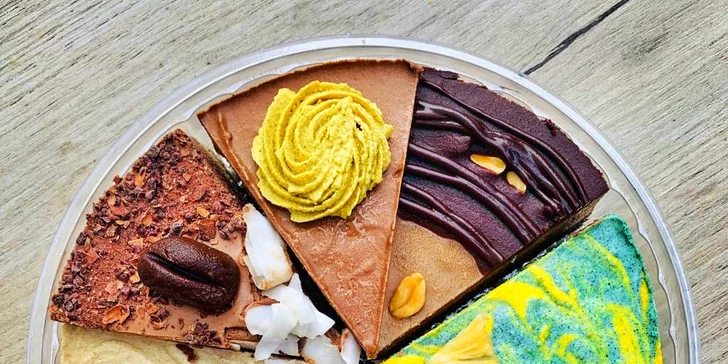 Speciální kolekce: Raw dort složený z 8 druhů