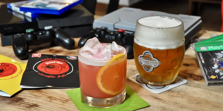 Hodina zábavy: PlayStation 1, 4 nebo pinball, nápoje a jerky až pro 2 osoby