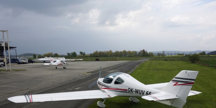 Vzhůru do výšin: Let sportovním letounem z letiště Příbram