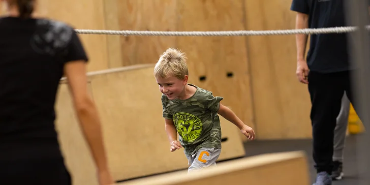 Parkour pro rodiče s dětmi: 120 minut společného tréninku v In Motion Academy