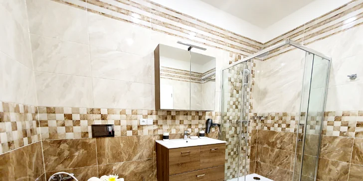 Relax v Karlových Varech: 4* hotel v centru města, snídaně i lázně