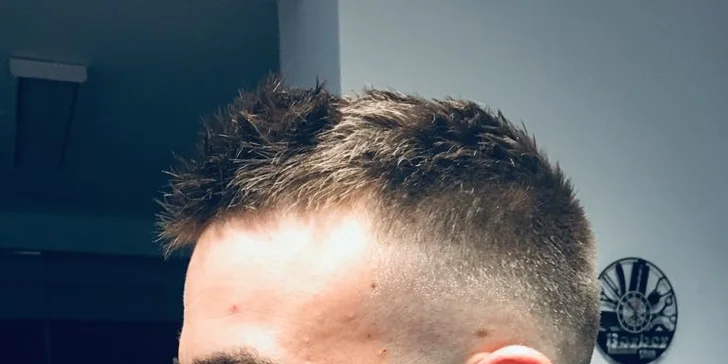 Vymazlené střihy a holení břitvou v ostravském UP DOWN Barber Shopu
