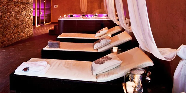 2 hodiny relaxace v privátní vířivce pro 2–4 osoby, třeba i se saunou či masáží