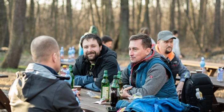 Užijte si adrenalinovou zábavu: třípatrové bludiště v korunách stromů