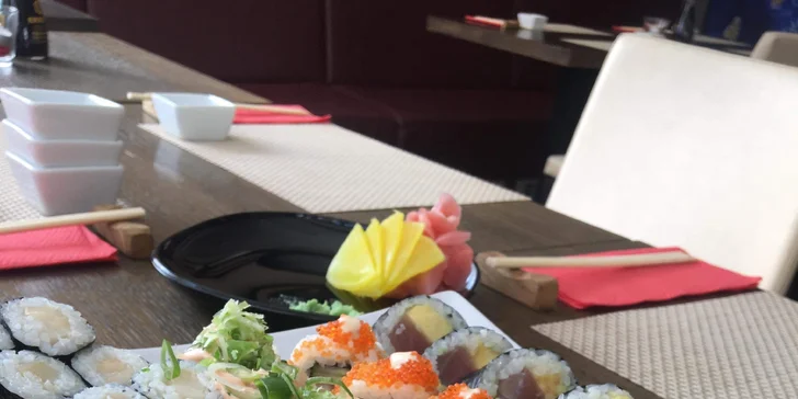 Malý či velký sushi set: rolky s máslovou rybou a tuňákem, okurkou i avokádem