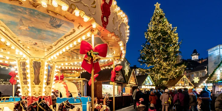 Výlet na adventní trhy v Grazu: ledový betlém i největší adventní kalendář světa