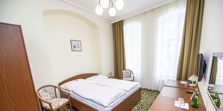 Pobyt v Karlových Varech pro 1 nebo 2 osoby: plná penze a sauna i procedury