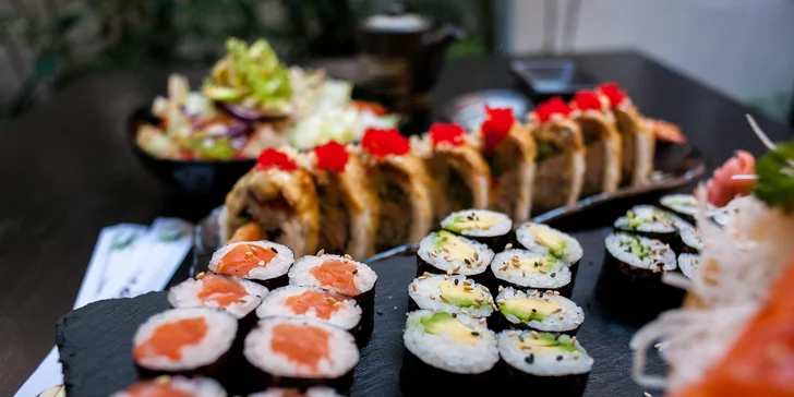 16–46 ks sushi v menu i se saláty, miso polévkami a gyoza taštičkami