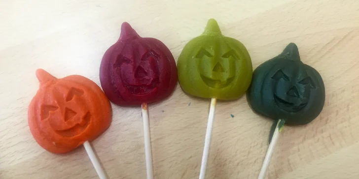 Návštěva kreativní dílny Rodas: výroba klasické či haloweenské svíčky i koupelová sůl a občerstvení