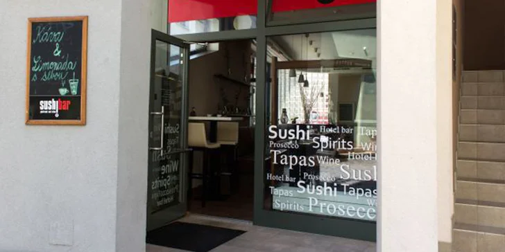 Malý či velký sushi set: rolky s máslovou rybou a tuňákem, okurkou i avokádem