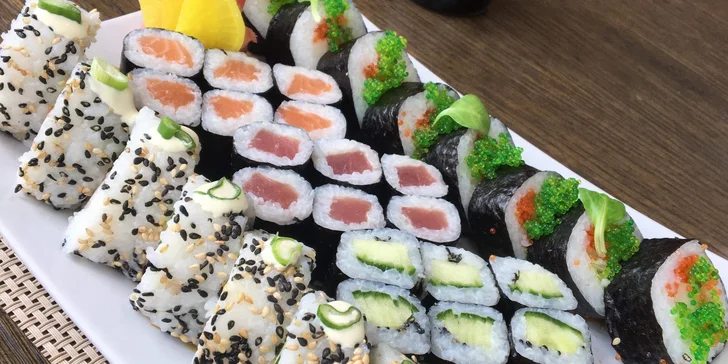 Malý či velký sushi set: rolky s máslovou rybou a tuňákem, okurkou i avokádem