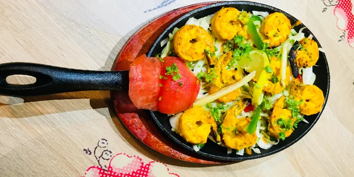 Indické menu pro 2: předkrm, hlavní jídlo s rýží a chlebem naan