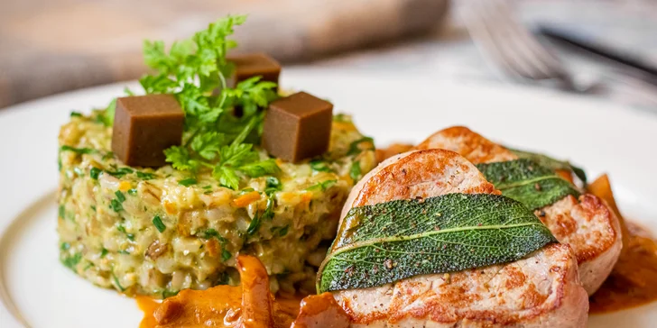 Romantika v privátním wellness, 3chodové menu a třeba i lahev vína pro dva