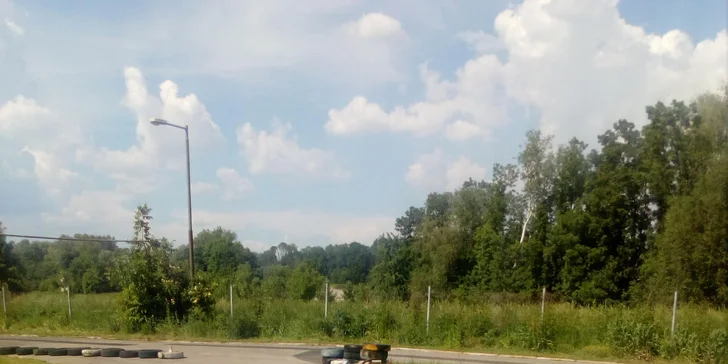 Svižná jízda na přírodním okruhu: 10–20 min. jízdy na motokáře Honda pro 1 nebo 2 osoby
