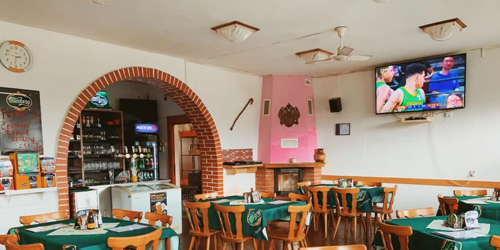 Maso v hlavní roli: Menu pro dva s přílohou a případně i s dezertem v restauraci U Vavříků